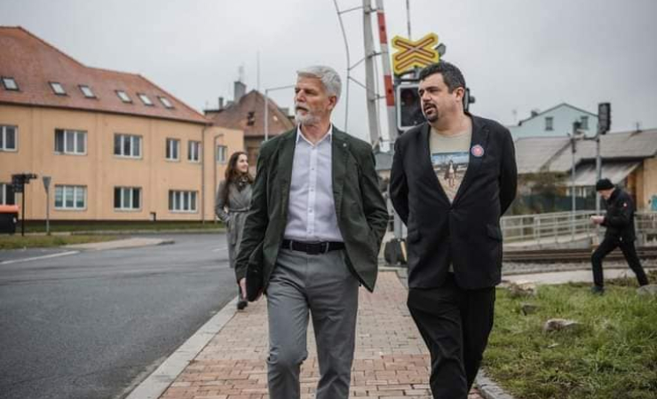 Kdo se fotografuje s Řeporyjským hovadem, nemůže být dobrý člověk