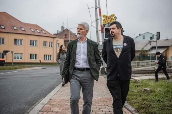 Kdo se fotografuje s Řeporyjským hovadem, nemůže být dobrý člověk