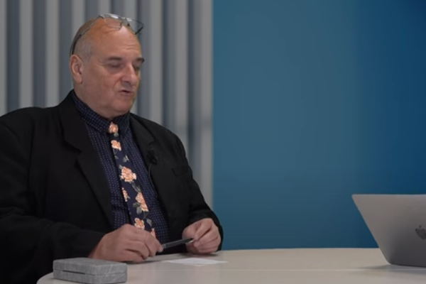 Arogantní Koller, jen on všechno ví a všude byl