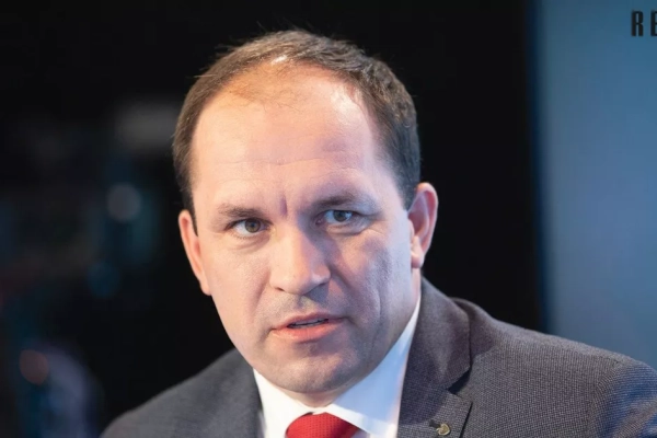 Výborný a jeho hlavní cíl, nepustit se kormidla - nebo koryta?