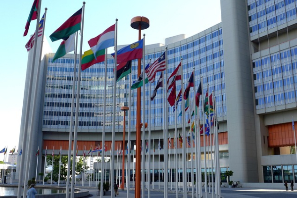 Diplomacie EU, USA a Ruska – když se rozdávají karty a Brusel si myslí, že je krupiér