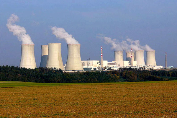 Atomový výbuch v rozpočtu: Kdo vydělává na Dukovanech?