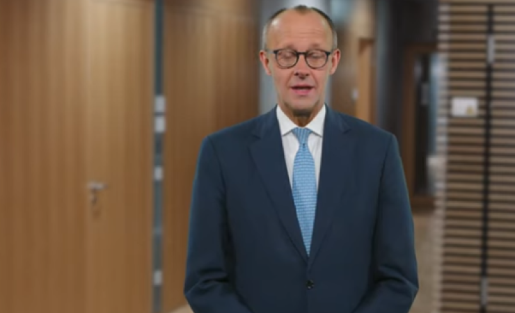 Merz-Putin je podle něj největší válečný zločin a nějak vymazal z vlastních dějin jejich Hitlera