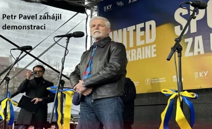 Petr Pavel je tváří demonstrantů